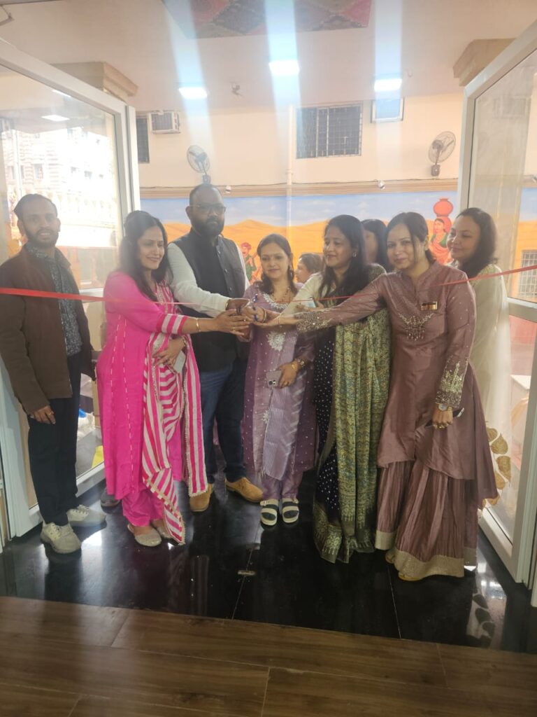 Inaugural ceremony of handloom collection from all India basis at Marwadi Rambhawan